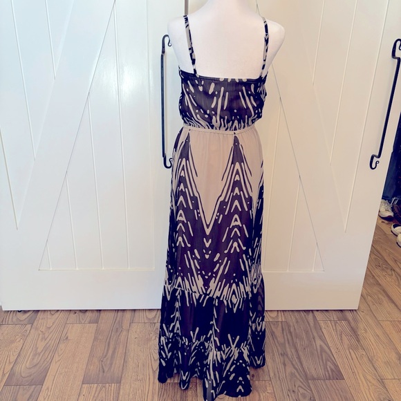 Express Black/Cream maxi dress size: X Small - Picture 5 of 6